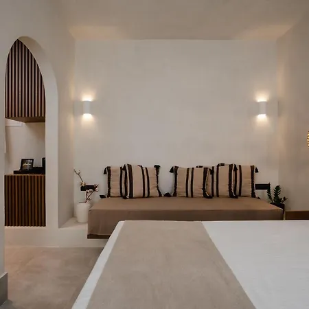 Polis Of Naxos Stylish 4*