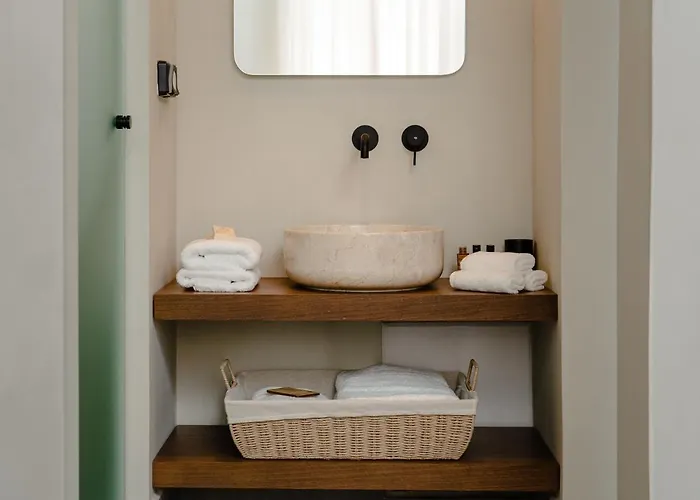 Polis Of Naxos Stylish