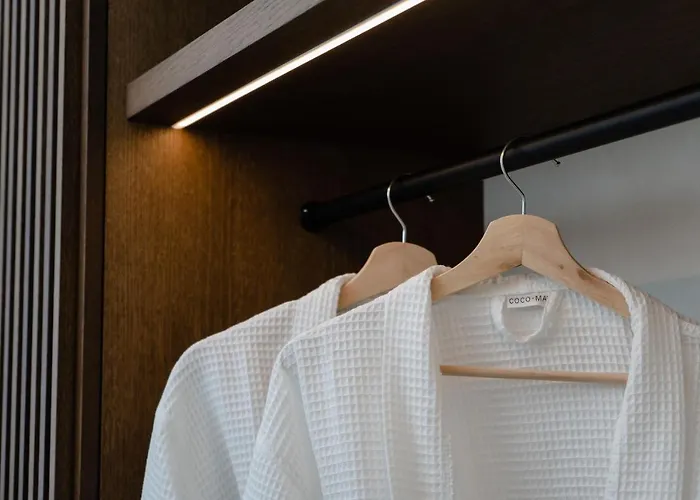 Polis Of Naxos Stylish